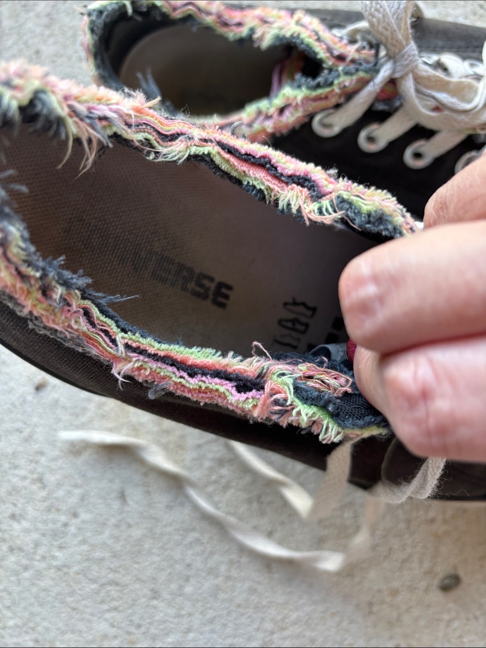 Converse Black Canvas LowTop Women's Sneakers with Frayed multi color Trim 7m/9w - Picture 7 of 9